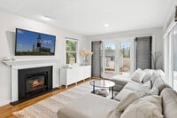 Building Photo - 23 Town Ln