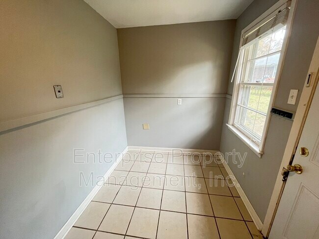 Building Photo - 1215 Mt Moriah Rd