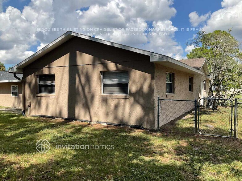 Building Photo - 114 Fairway Ten Dr