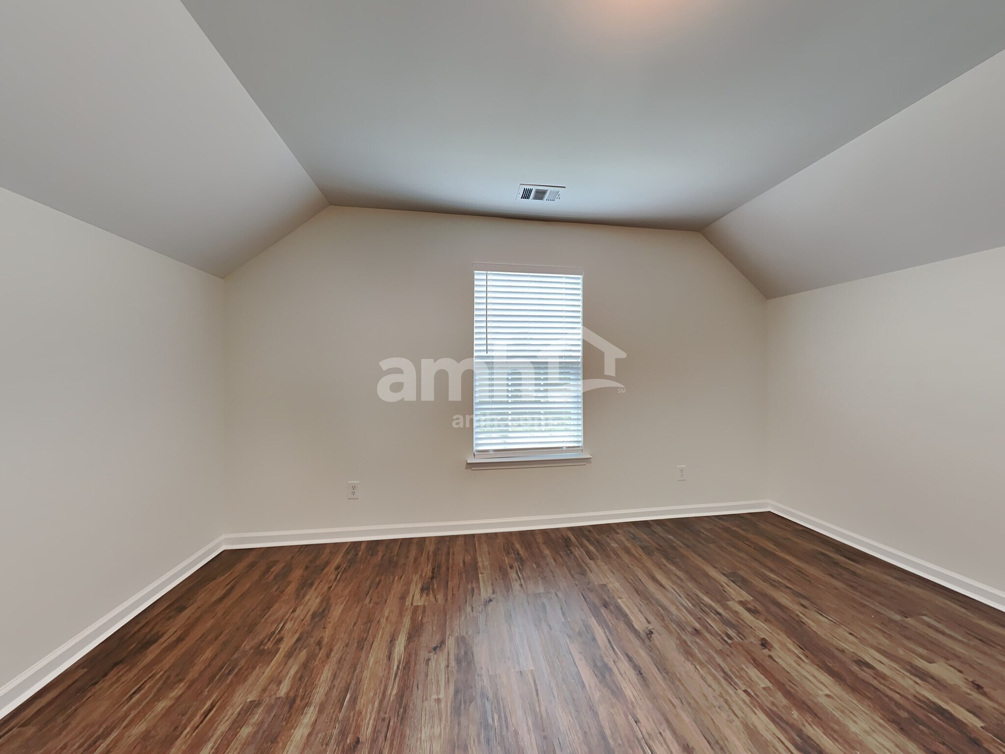 Building Photo - 144 Old Pond Cir