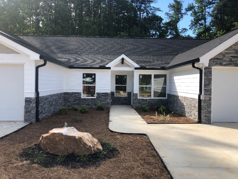 Building Photo - 404 Brookstone Dr