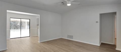 Building Photo - 10601 Silver Creek Dr