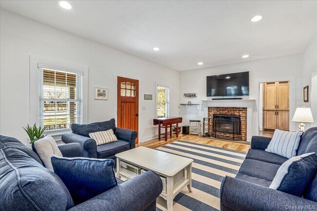 Building Photo - 60 Lilac Rd