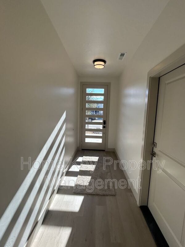 Building Photo - 960 Heritage Dr