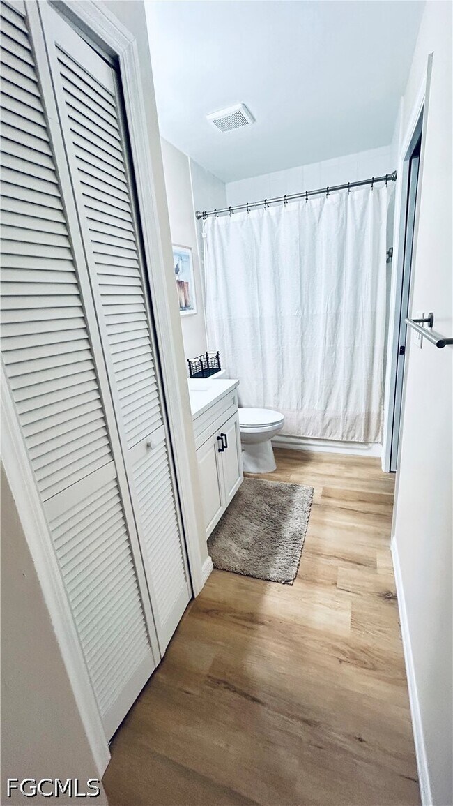 Building Photo - 15610 Crystal Lake Dr