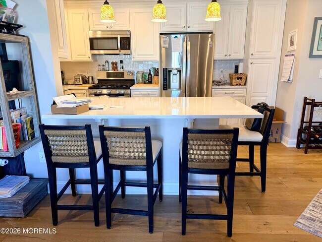 Building Photo - 809 Ocean Ave N