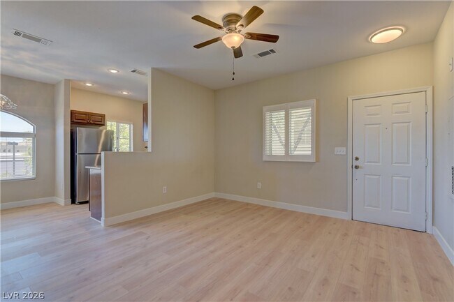 Building Photo - 1310 Red Gable Ln