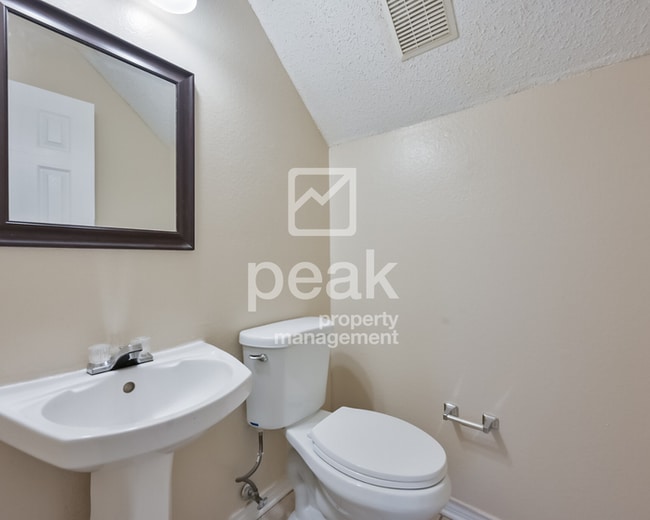 Building Photo - $2000! 3Bed/2.5Bath home in west Fort Worth!  Apply by 9/8 for Labor Day Savings! See description!