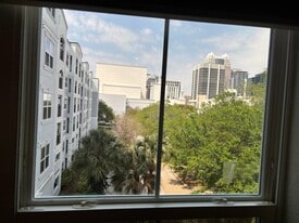 Building Photo - 206 E South St