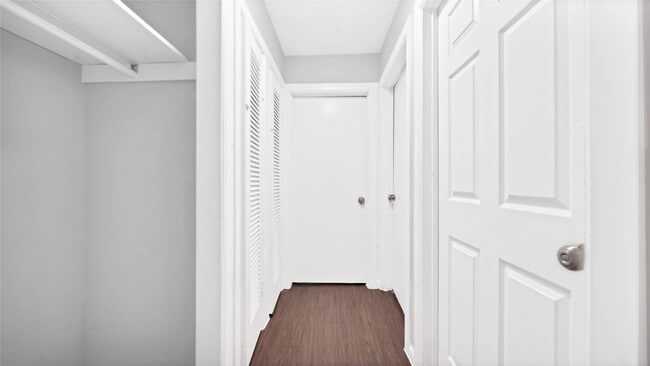 Building Photo - 5532 Eskridge St