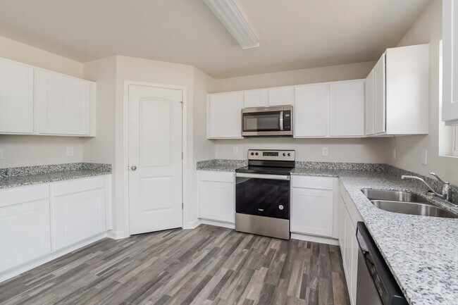 Building Photo - 1054 Manor Dr