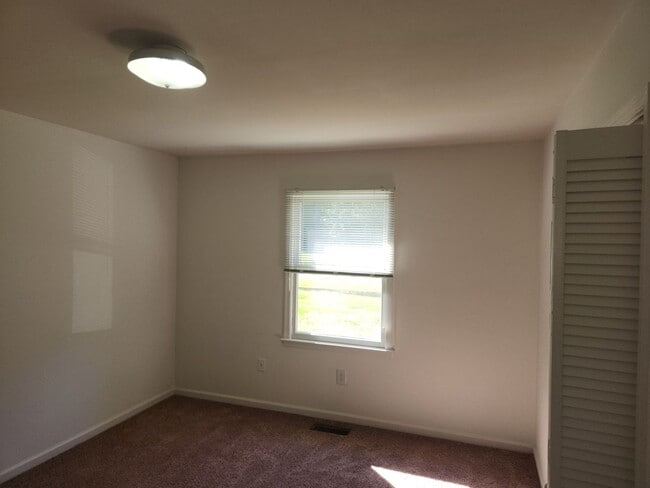 Building Photo - DUPLEX IN PRINCE GEORGE