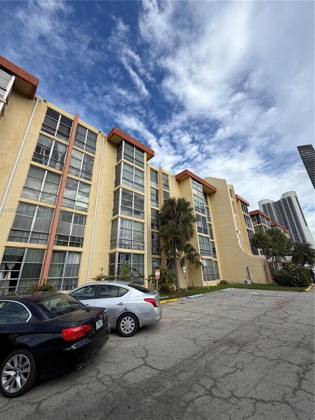 Building Photo - 200 172nd St