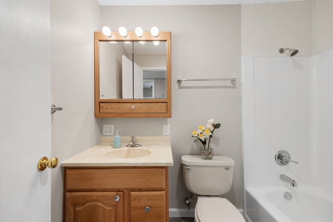 Building Photo - 1512 1st Ave