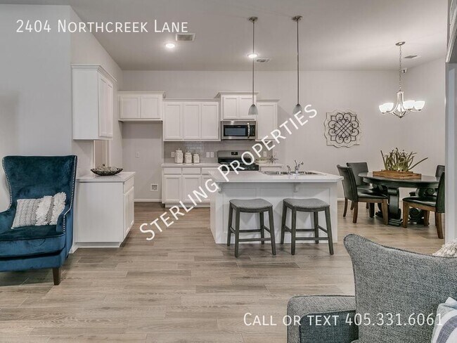 Building Photo - 2404 Northcreek Ln