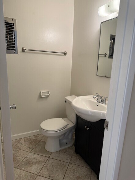 Building Photo - 10970 Bluffside Dr
