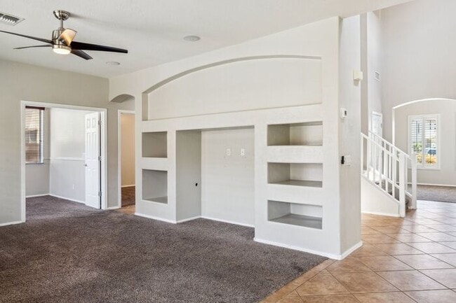 Building Photo - Beautiful 5 Bedroom 3 Bath home