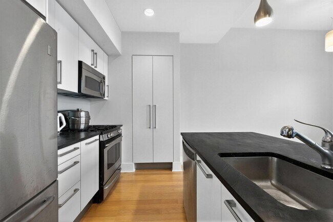 Building Photo - 4 Beacon Way