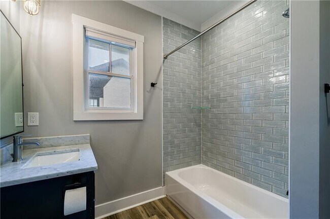 Building Photo - 349 Altoona Pl SW
