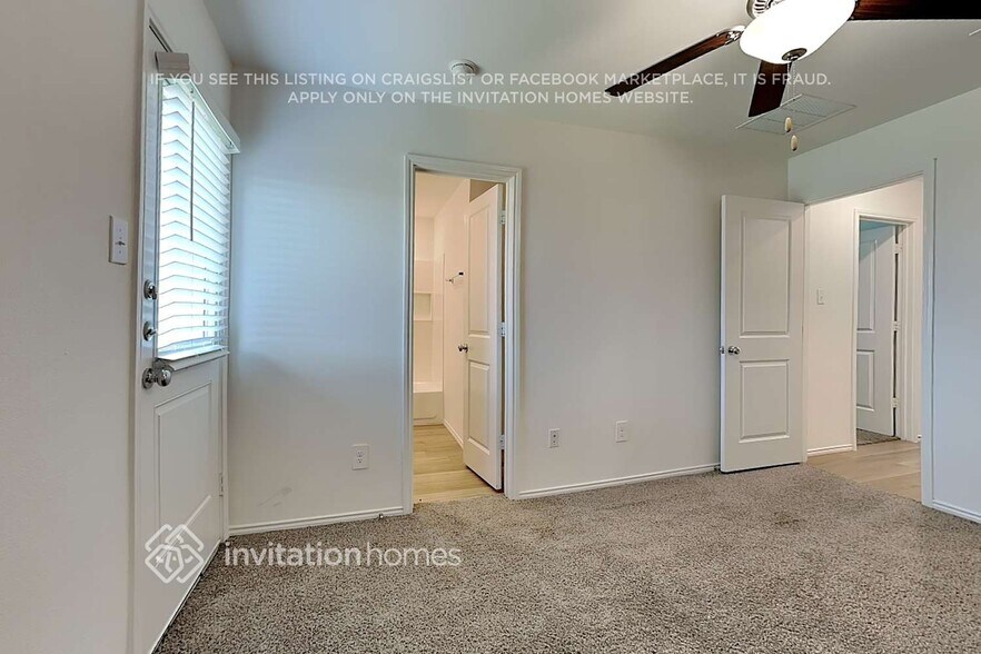 Building Photo - 3220 Crestone Dr