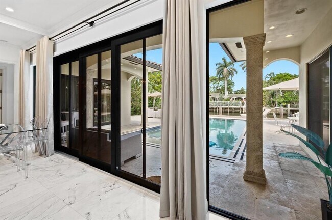 Building Photo - 2437 Castilla Isle