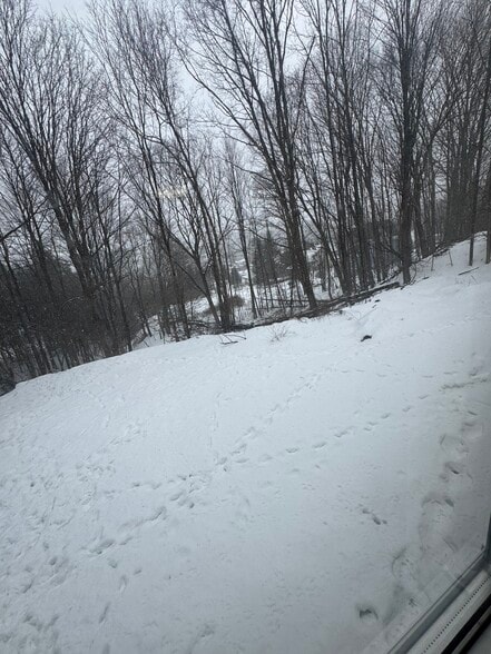 Building Photo - 27 Grant St