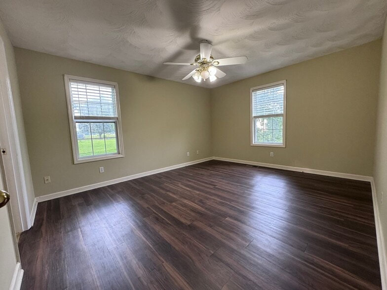 Building Photo - 204 Boone Dr