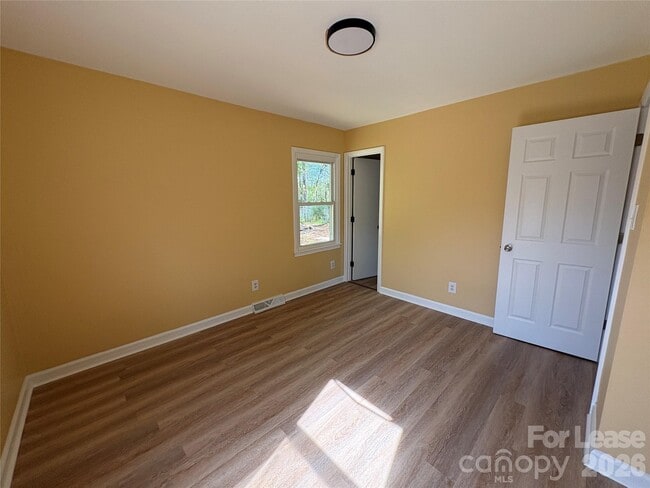 Building Photo - 800 Carrington Dr