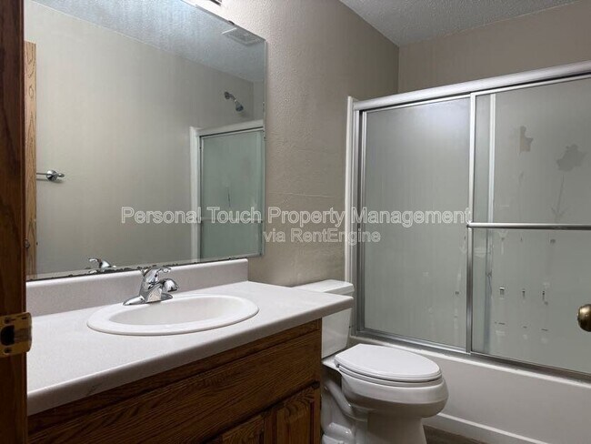 Building Photo - 2736-33 1/2 33 1/2 Ave S