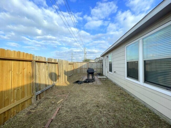 Building Photo - 1715 Ramsay Way