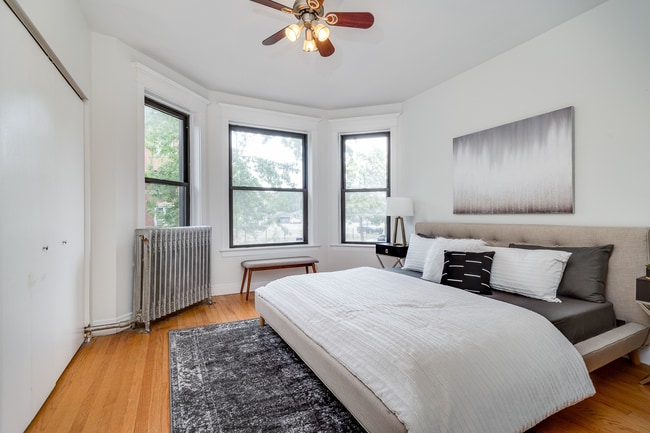 Building Photo - 6102 S Ingleside Ave