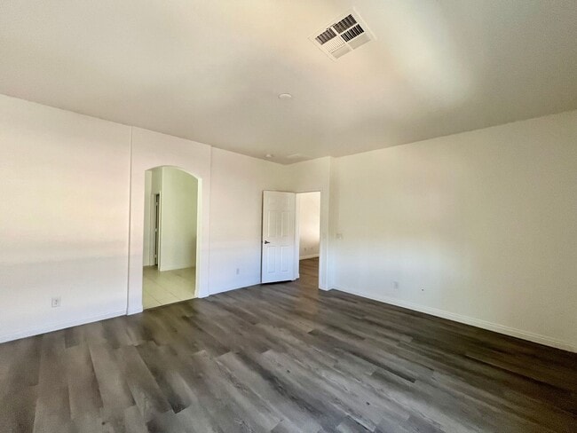 Building Photo - 9493 Alma Ridge Ave