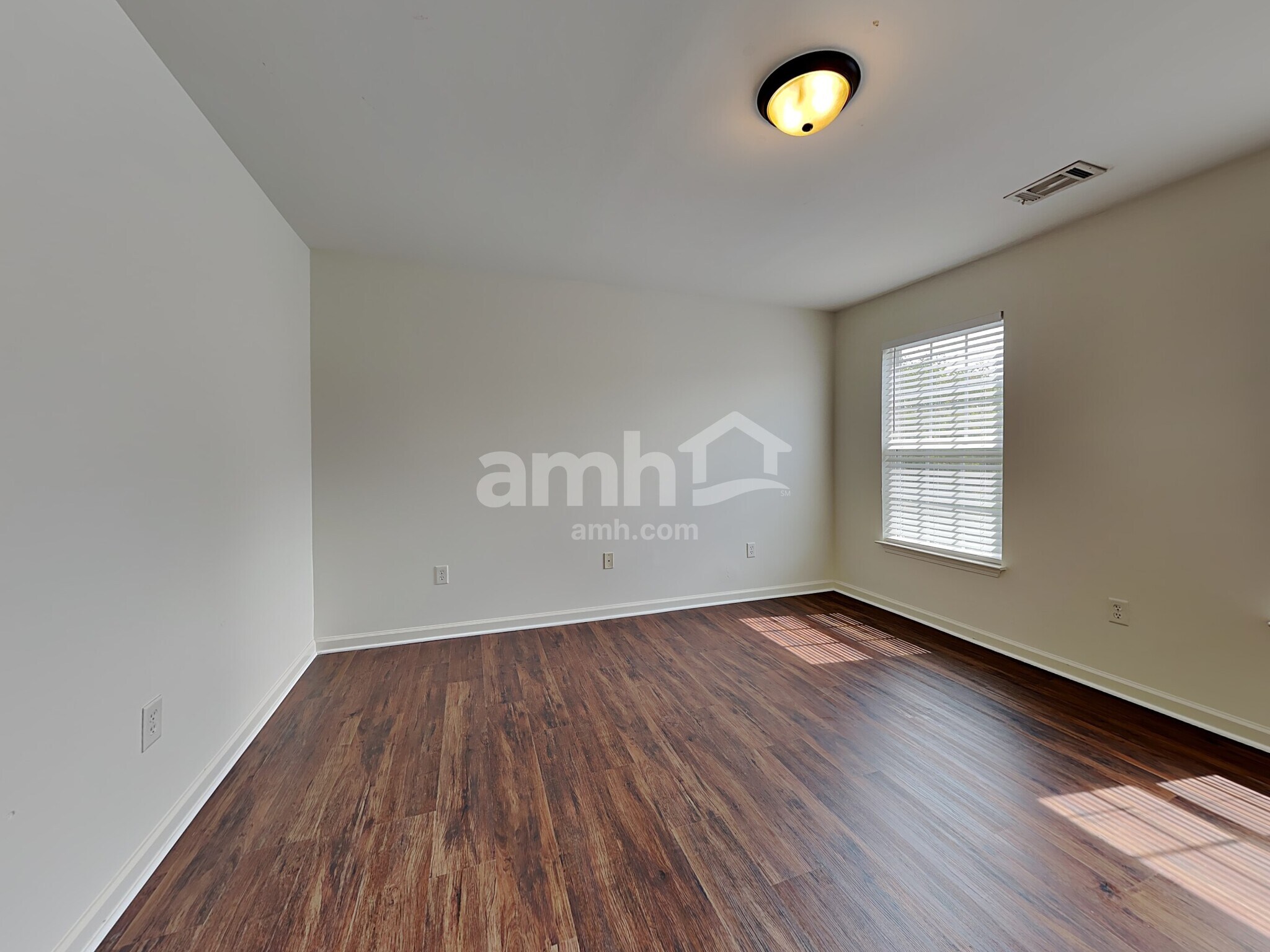 Building Photo - 127 Mercer Dr