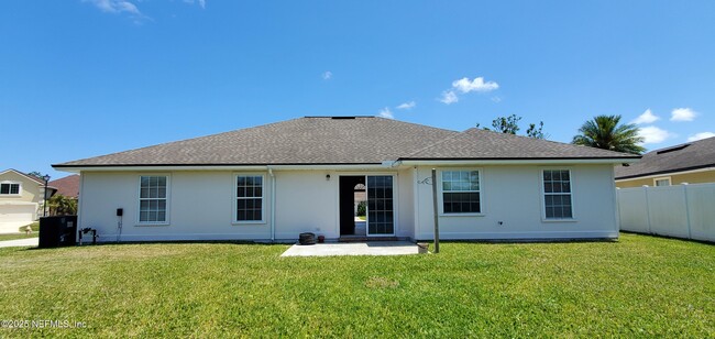 Building Photo - 2428 Cedar Trace Dr E