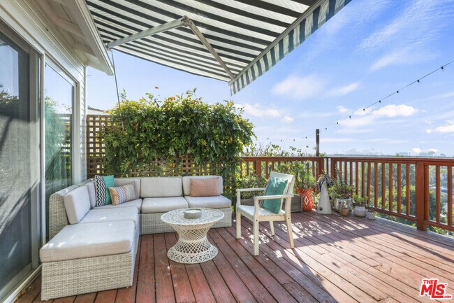 Building Photo - 1563 Lucretia Ave