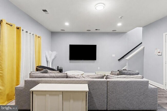 Building Photo - 2651 Glenriver Way