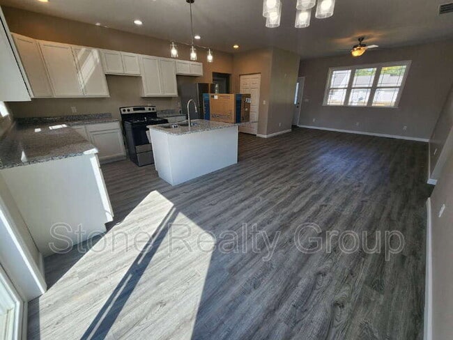 Building Photo - 1108 W Ewing St