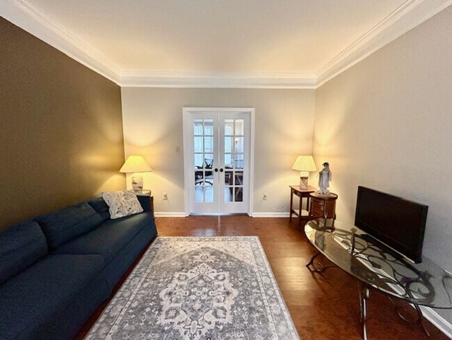 Building Photo - 5 Milestone Manor Ct