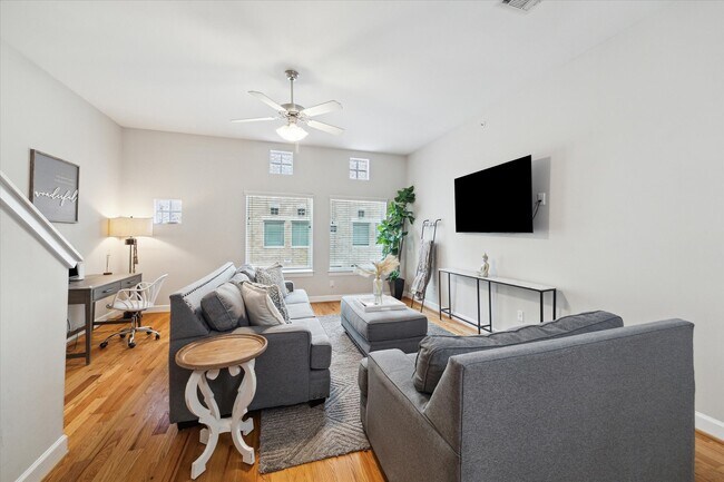 Building Photo - 8705 Bryam St