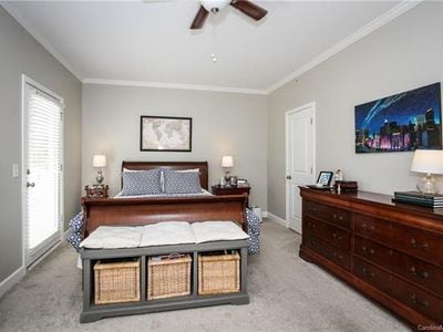 Building Photo - 2000 Euclid Ave