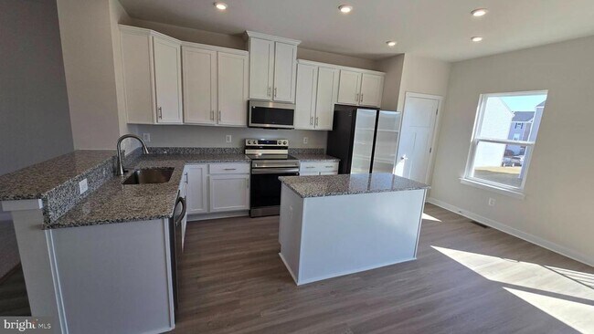 Building Photo - 66 Trotting Rd