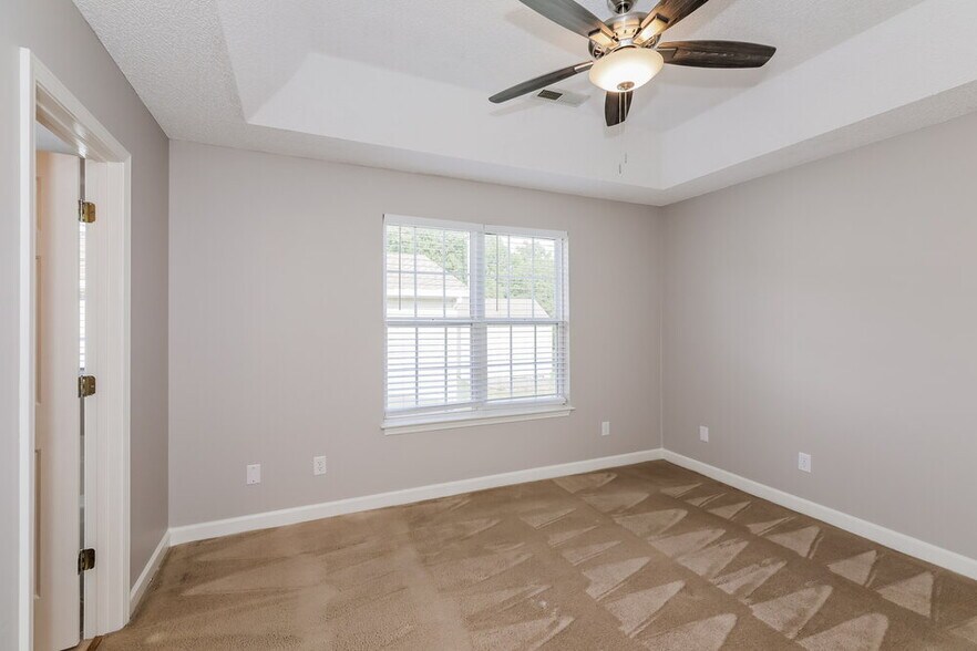 Building Photo - 2428 Hunters Way