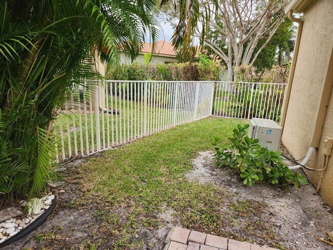 Building Photo - 2564 Sandy Cay