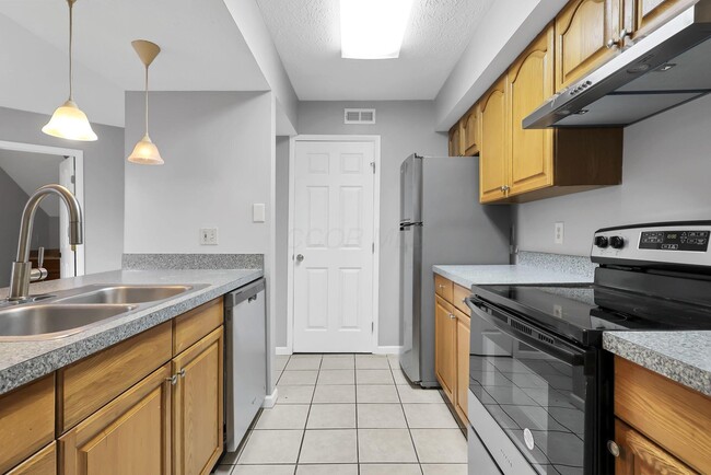 Building Photo - 1642 Park Row Dr