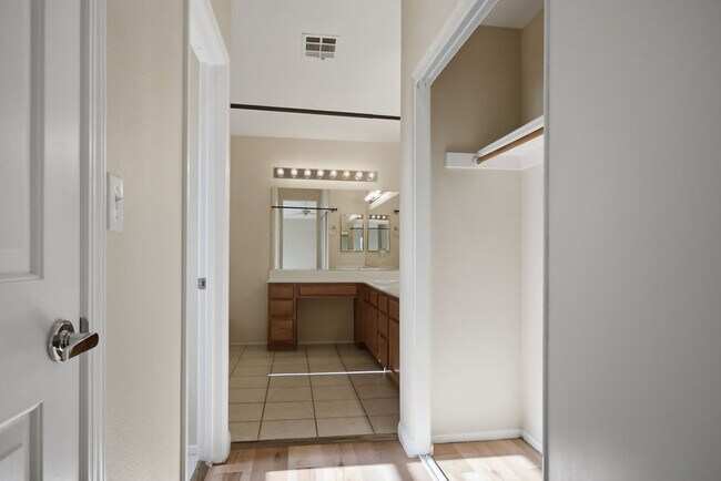 Building Photo - 4513 Long Horse Ct