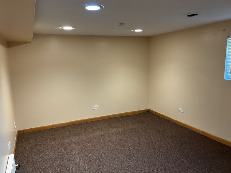 Building Photo - 715 S Oak Park Ave