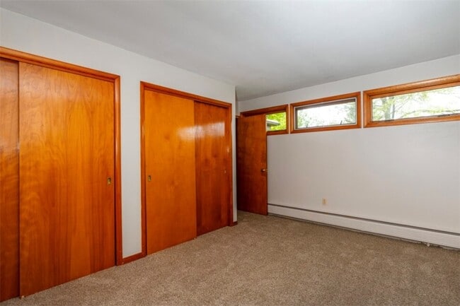 Building Photo - 120 Donovan Dr