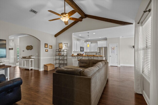 Building Photo - 730 Lime Ln