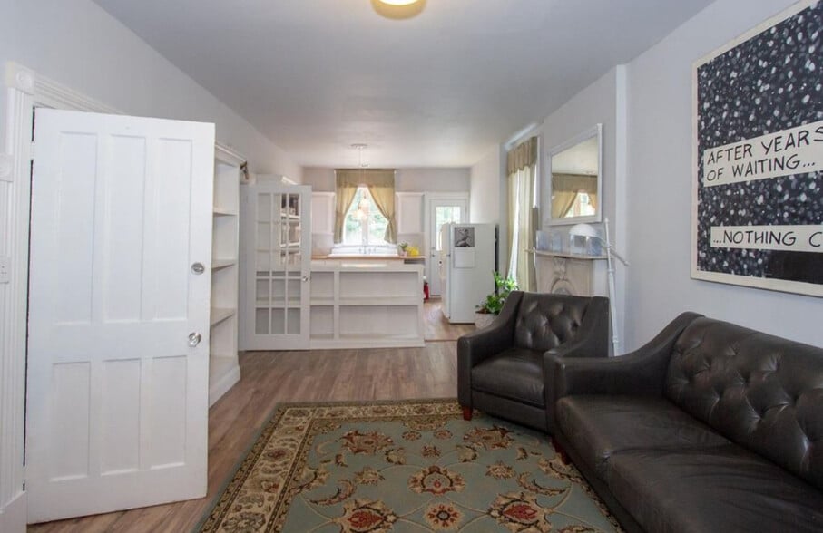 Building Photo - 116 9th St