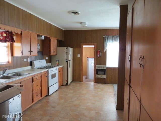 Building Photo - 3 br, 1.5 bath House - 244 Lower Myrick Rd